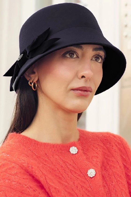 Bronté - Elsie Cloche hoed in zwart