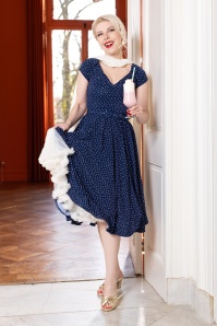 Glamour Bunny - The Marilyn Pin Dot Swing Kleid in Marineblau 2