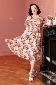 Vintage Chic for Topvintage - Irene Floral overslag swing jurk in crème en roze 