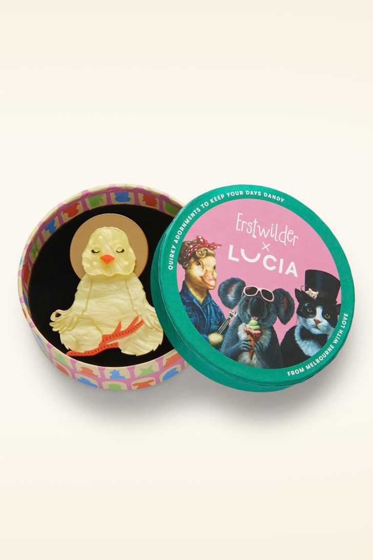 Erstwilder - The Yoga Chick broche 2
