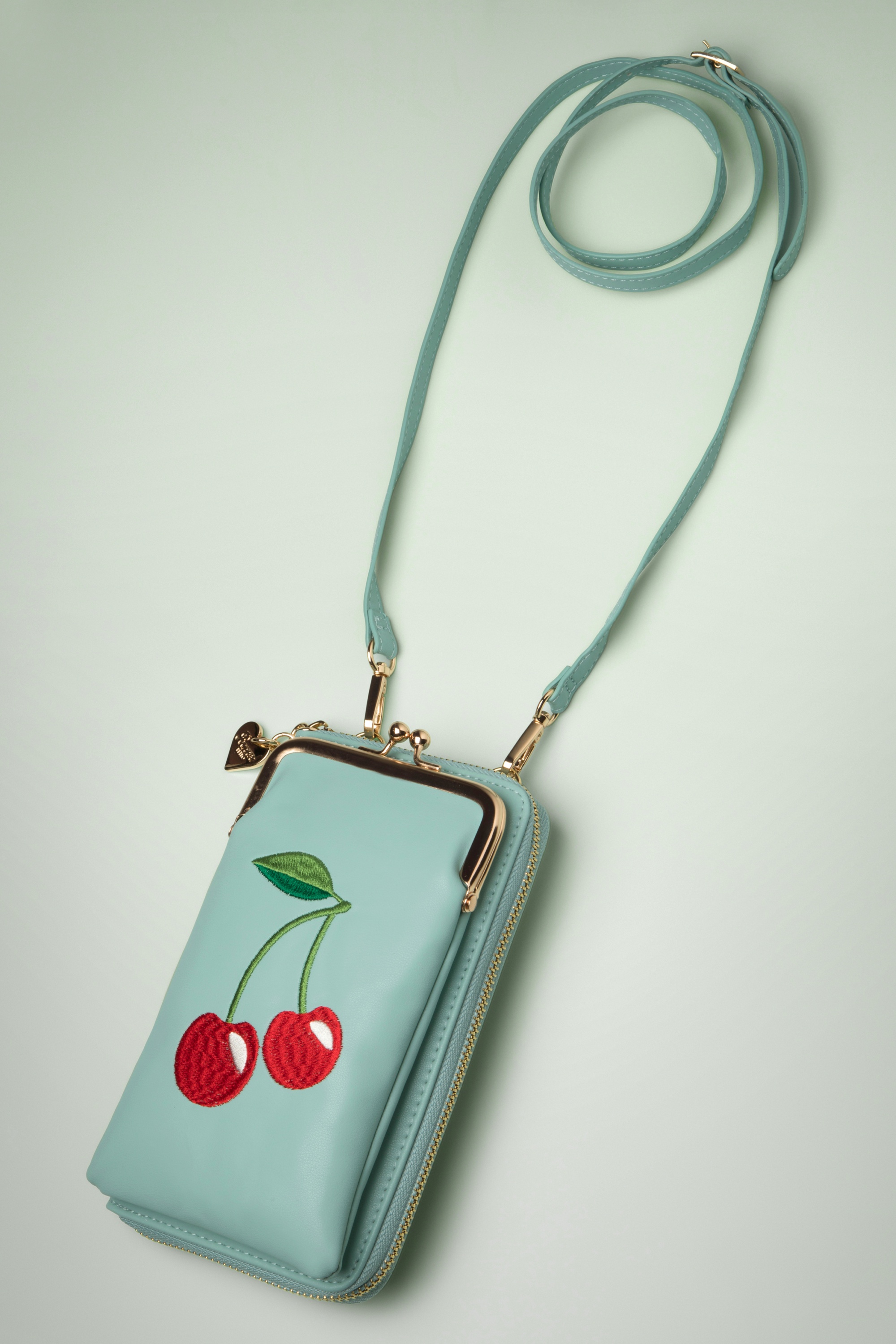 Banned Retro - Cherry Pie Cross Body Handytasche in Mint 3
