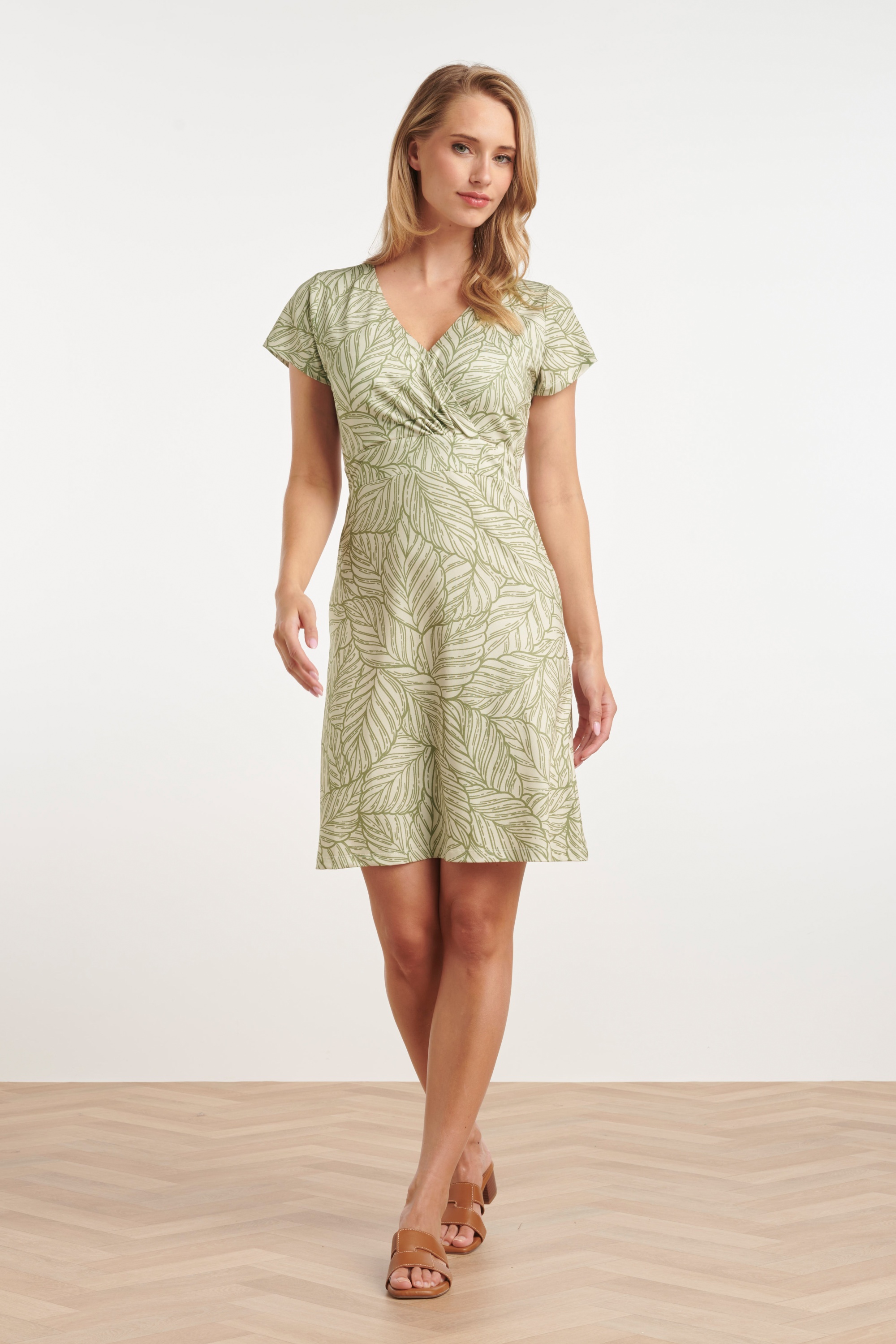 Smashed Lemon - Jolene jurk in zand en leger groen 2