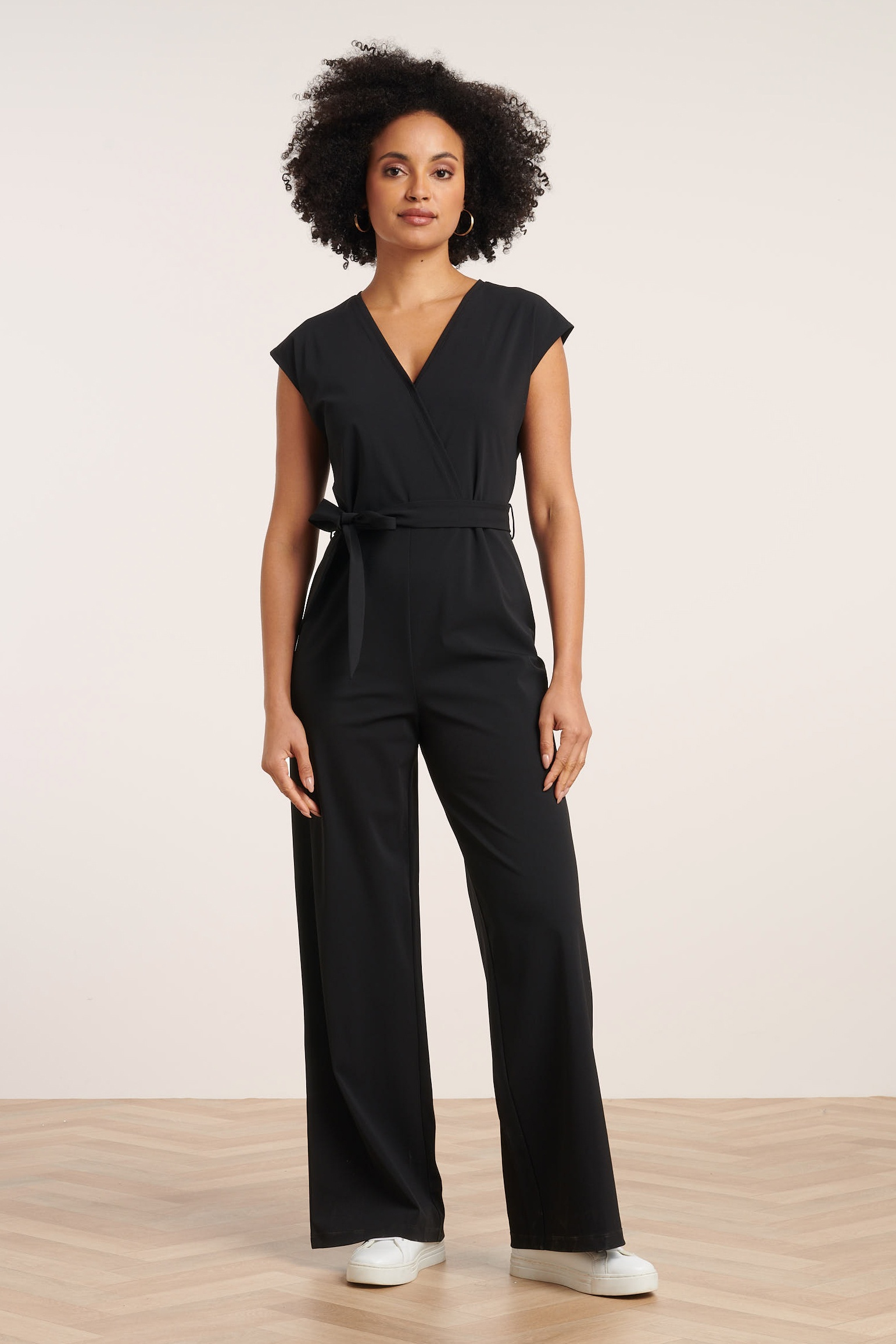 Smashed Lemon - Bethany Jumpsuit in Schwarz.