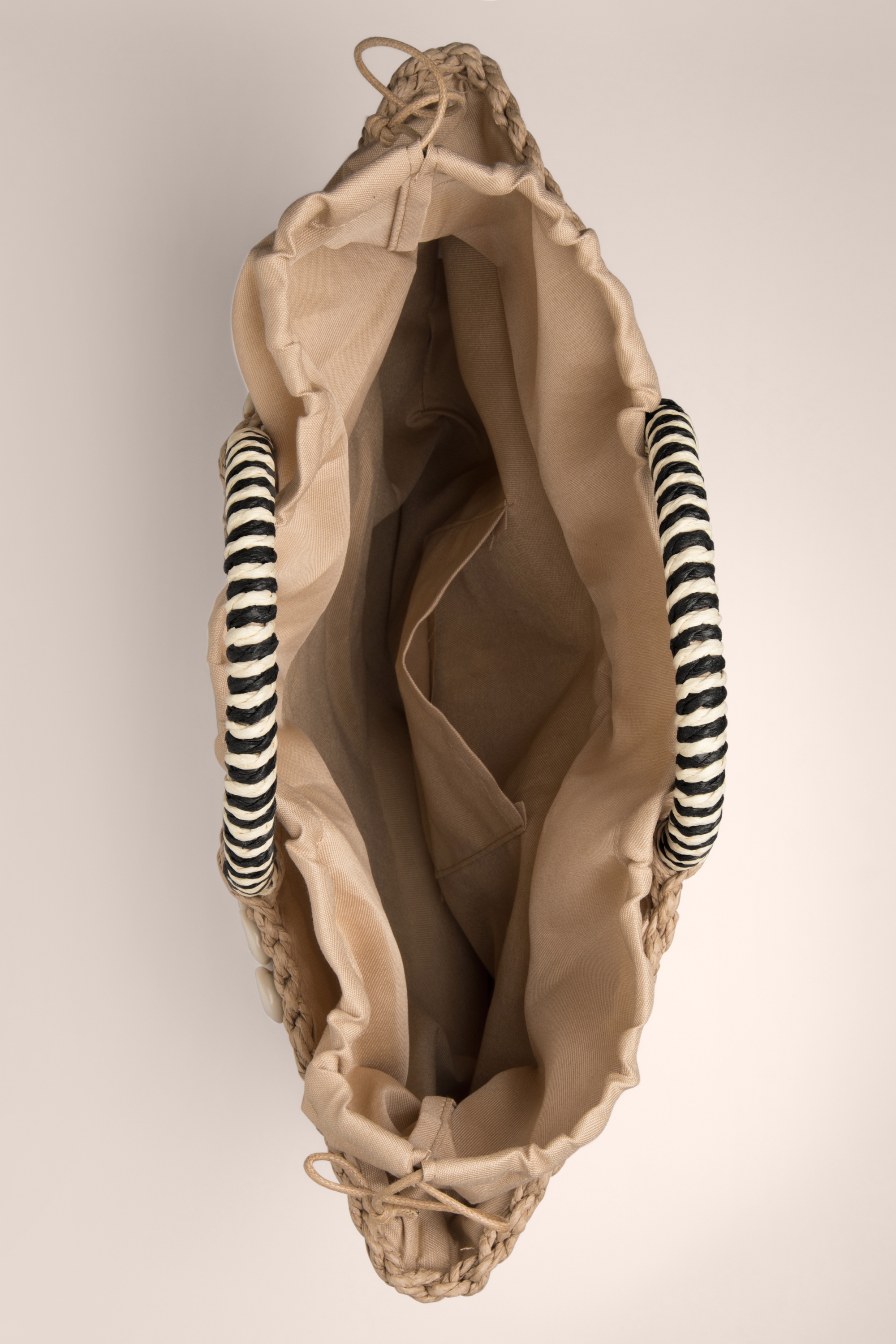 Smashed Lemon - Raffia Shell Boho Carry Bag in Sand 2