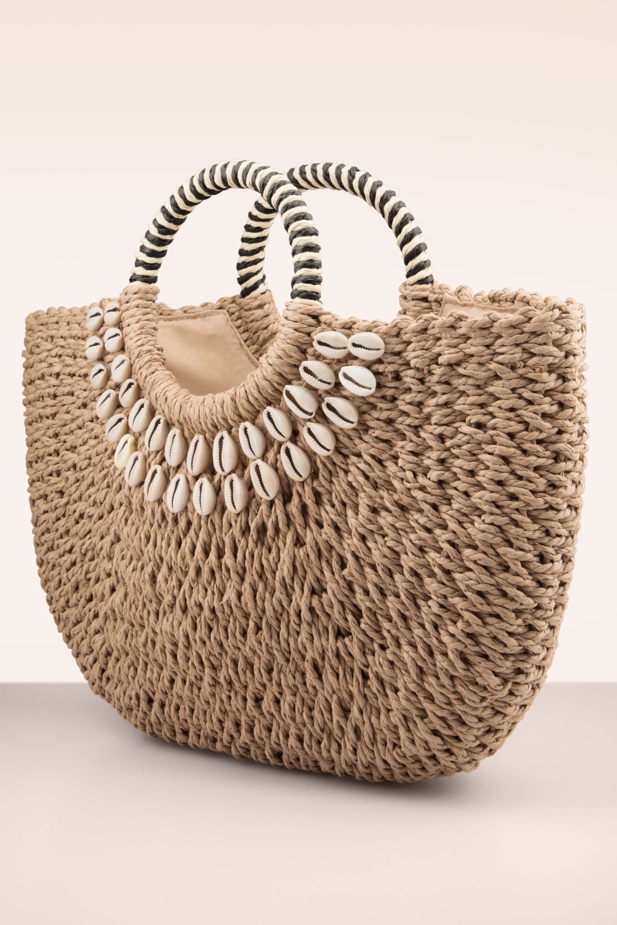 Smashed Lemon - Raffia Shell Boho Carry Bag in Sand 3