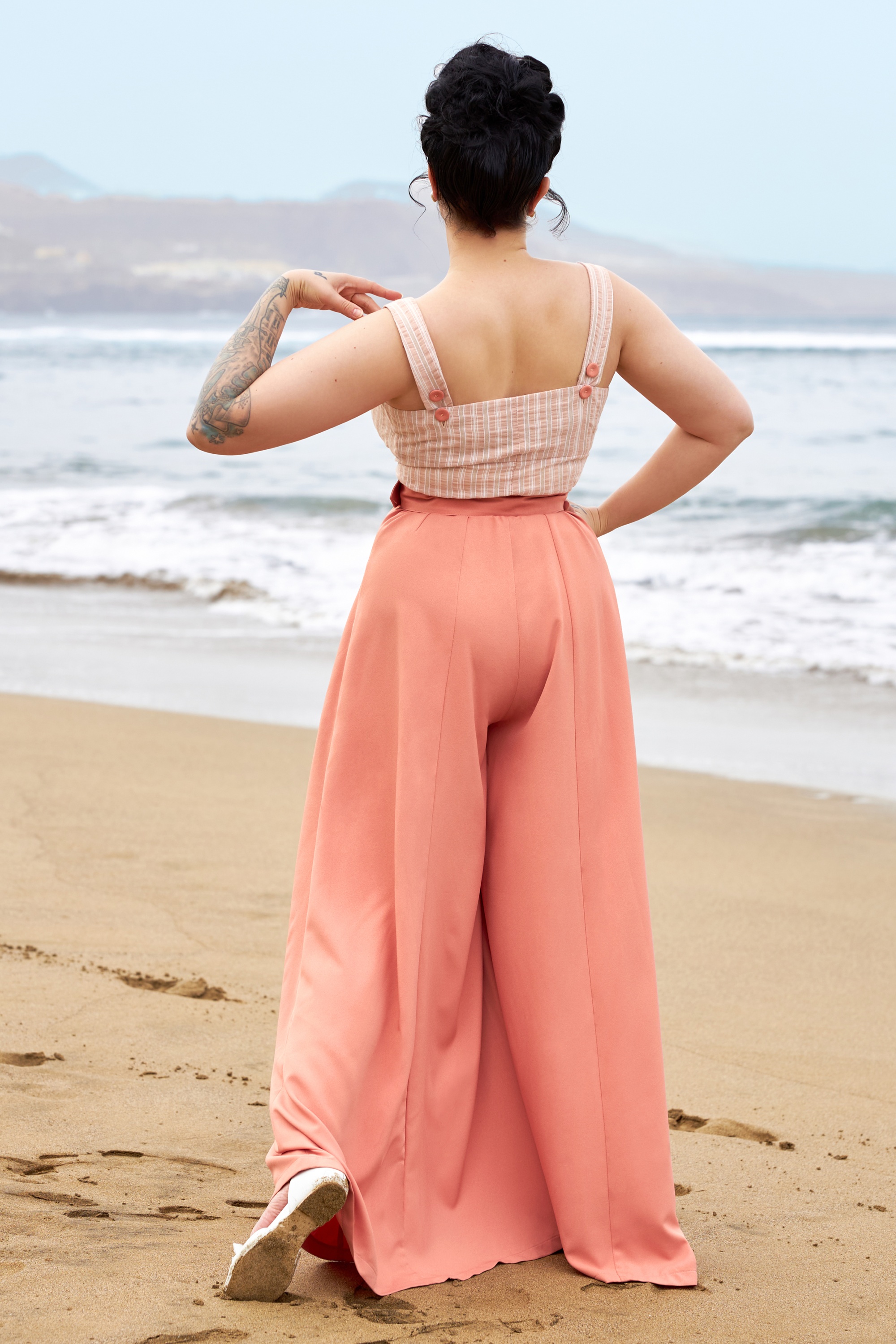 Miss Candyfloss - Mallory Blush Palazzo Jumpsuit in Pfirsich 4