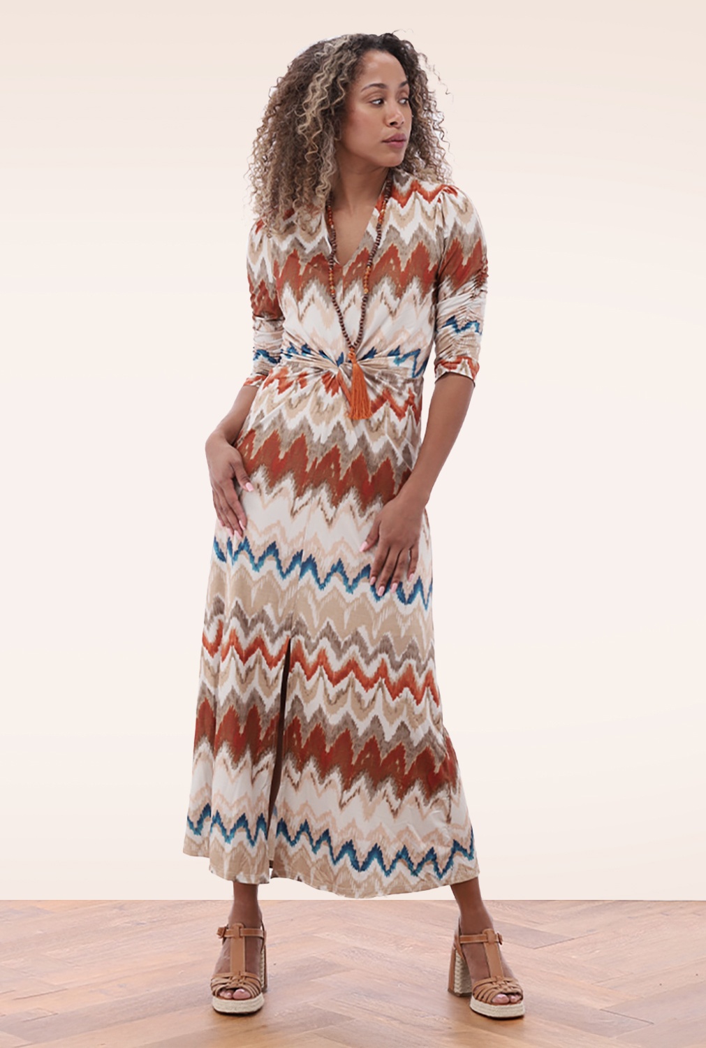 K-Design - June Zickzack Knotted Maxkleid in Multi 2