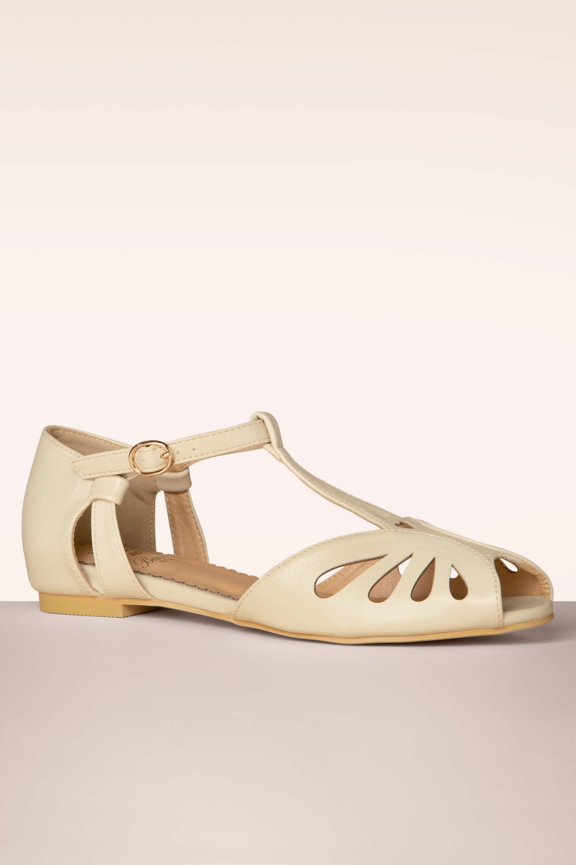 Banned Retro - Secret Love Flats in Cream 3