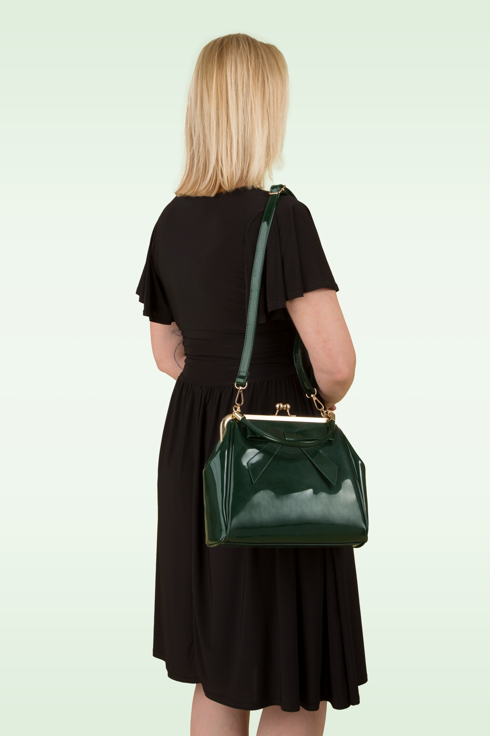 Banned Retro - American Vintage Patent Handtasche in Grün 4