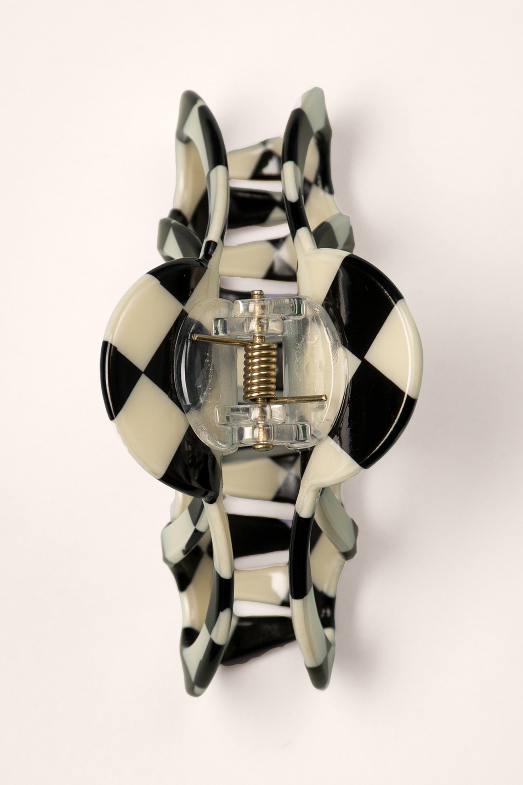 Banned Retro - Check Me Out Hair Claw in zwart en ivoor 2