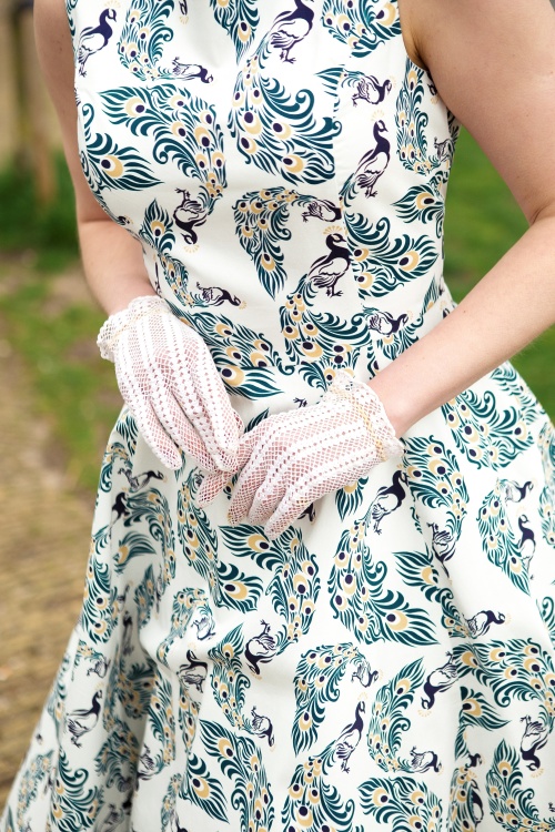 Topvintage Boutique Collection - Adriana Peacock Swing Kleid in Weiß. 4