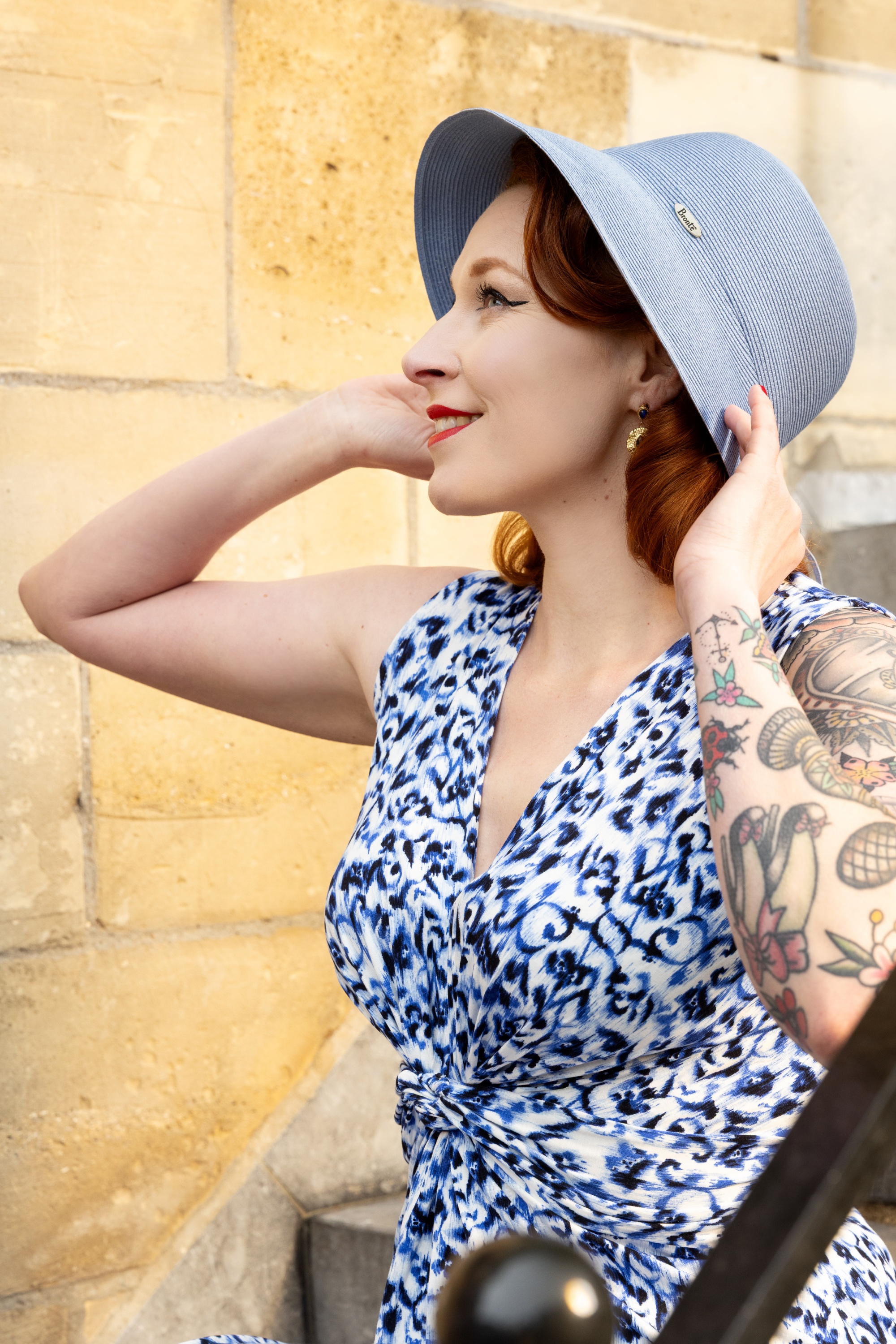 Bronté - Zoey Straw Cloche Hut in Soft Lavendel