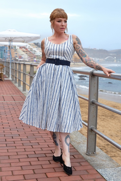 Miss Candyfloss - Arden Lee Striped swing jurk in navy en wit