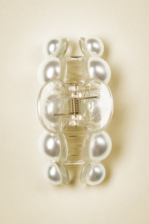 Banned Retro - Perla Small Hair Claw in Ivory 3