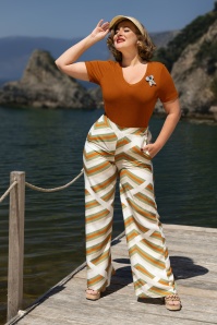 Smashed Lemon - Terri Wide Leg Smart Trousers in White and Multi