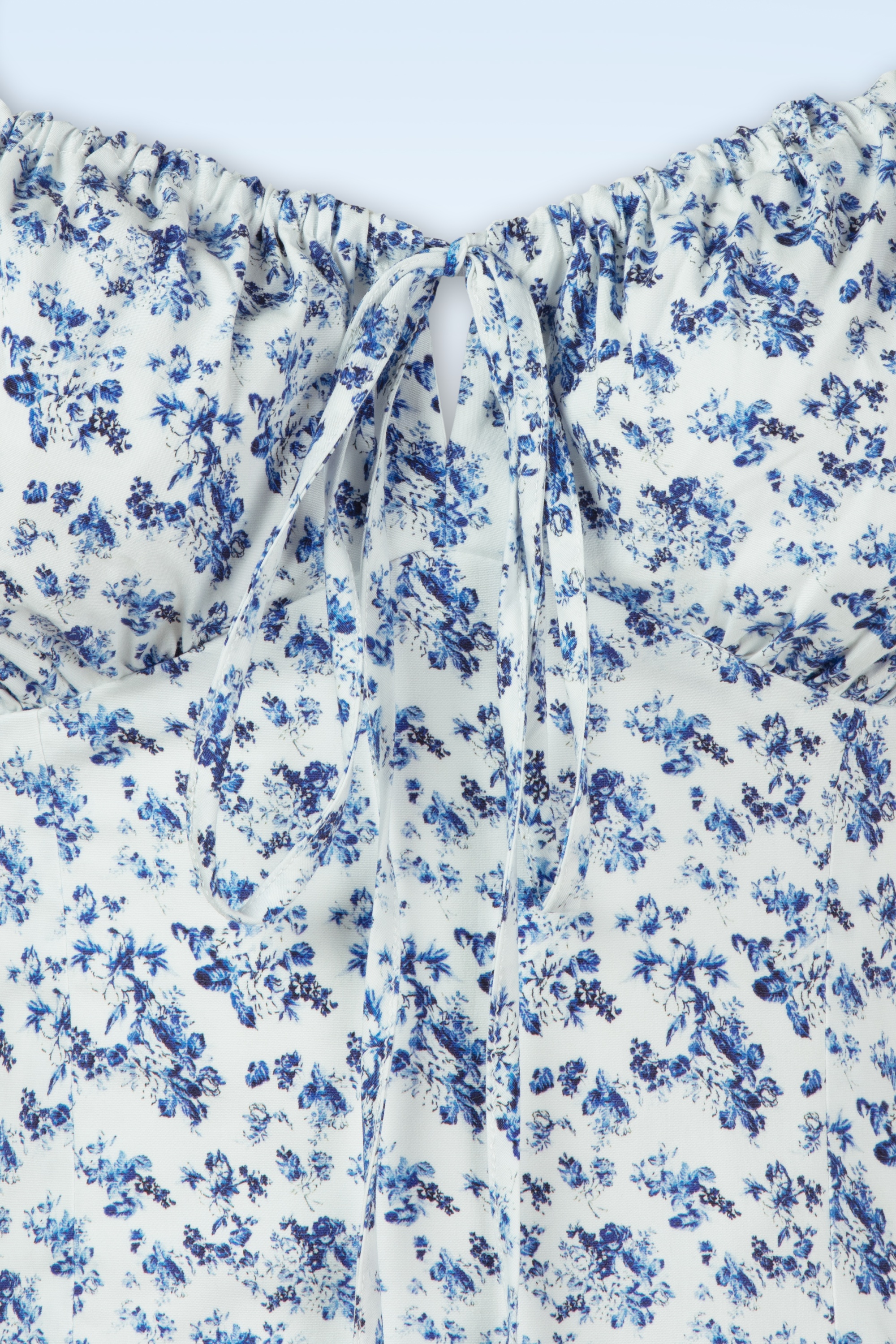 Timeless - Saira Floral jurk in wit en blauw 4