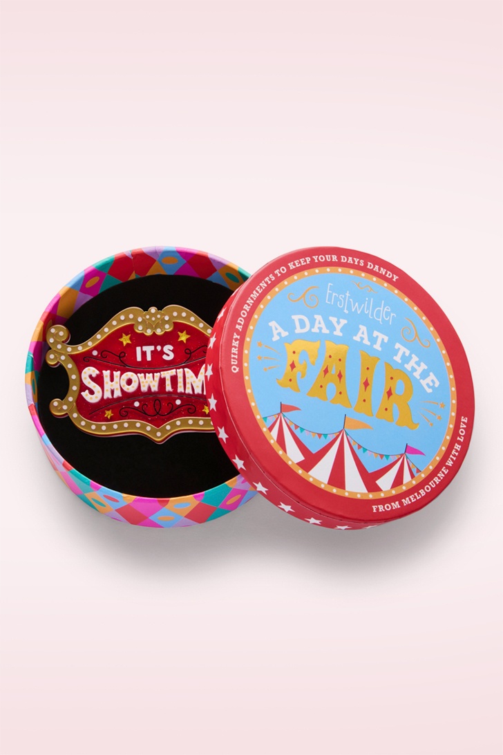 Erstwilder - It's Showtime broche 2