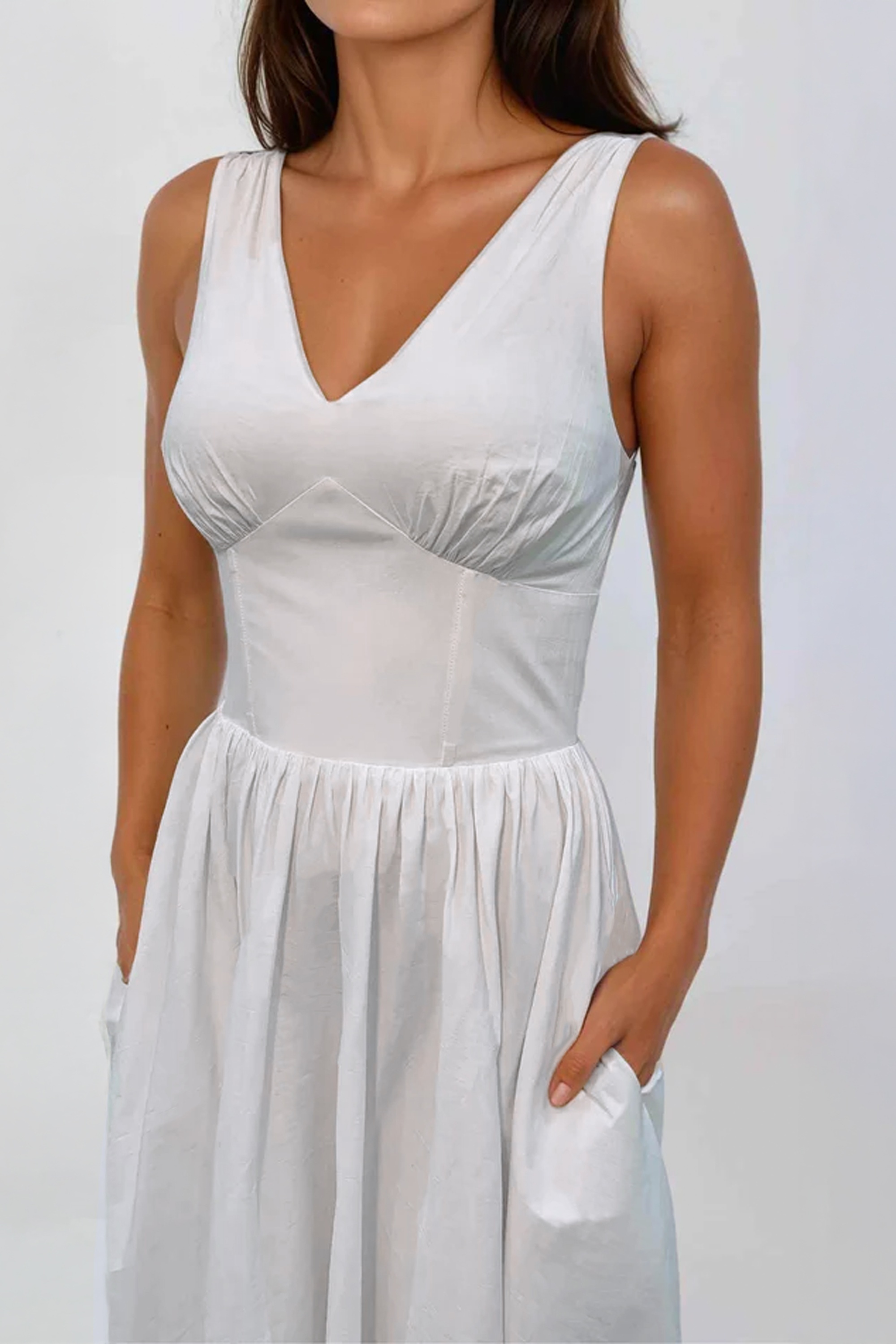 Timeless - Lysandra midi jurk in wit 4