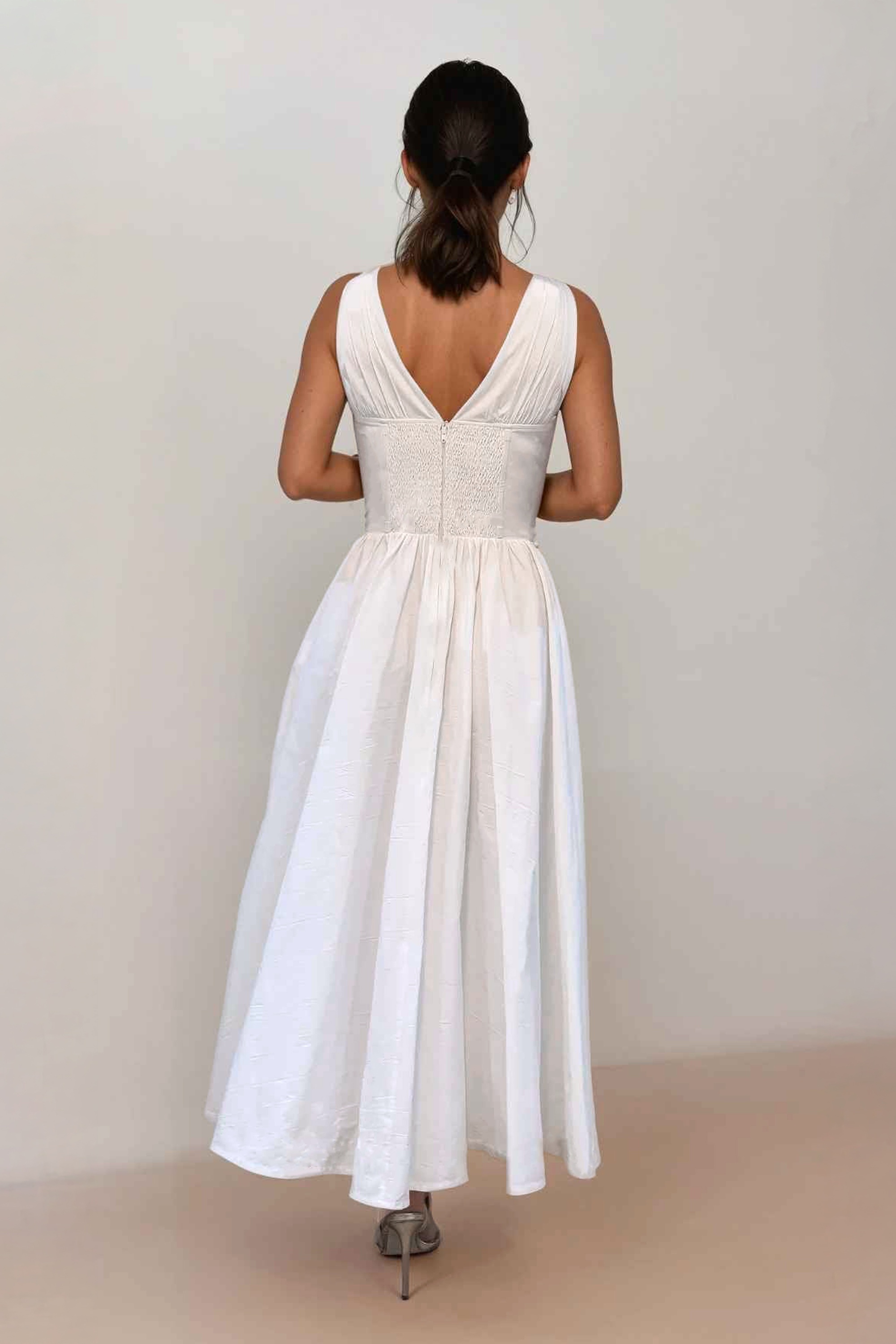 Timeless - Lysandra midi jurk in wit 6