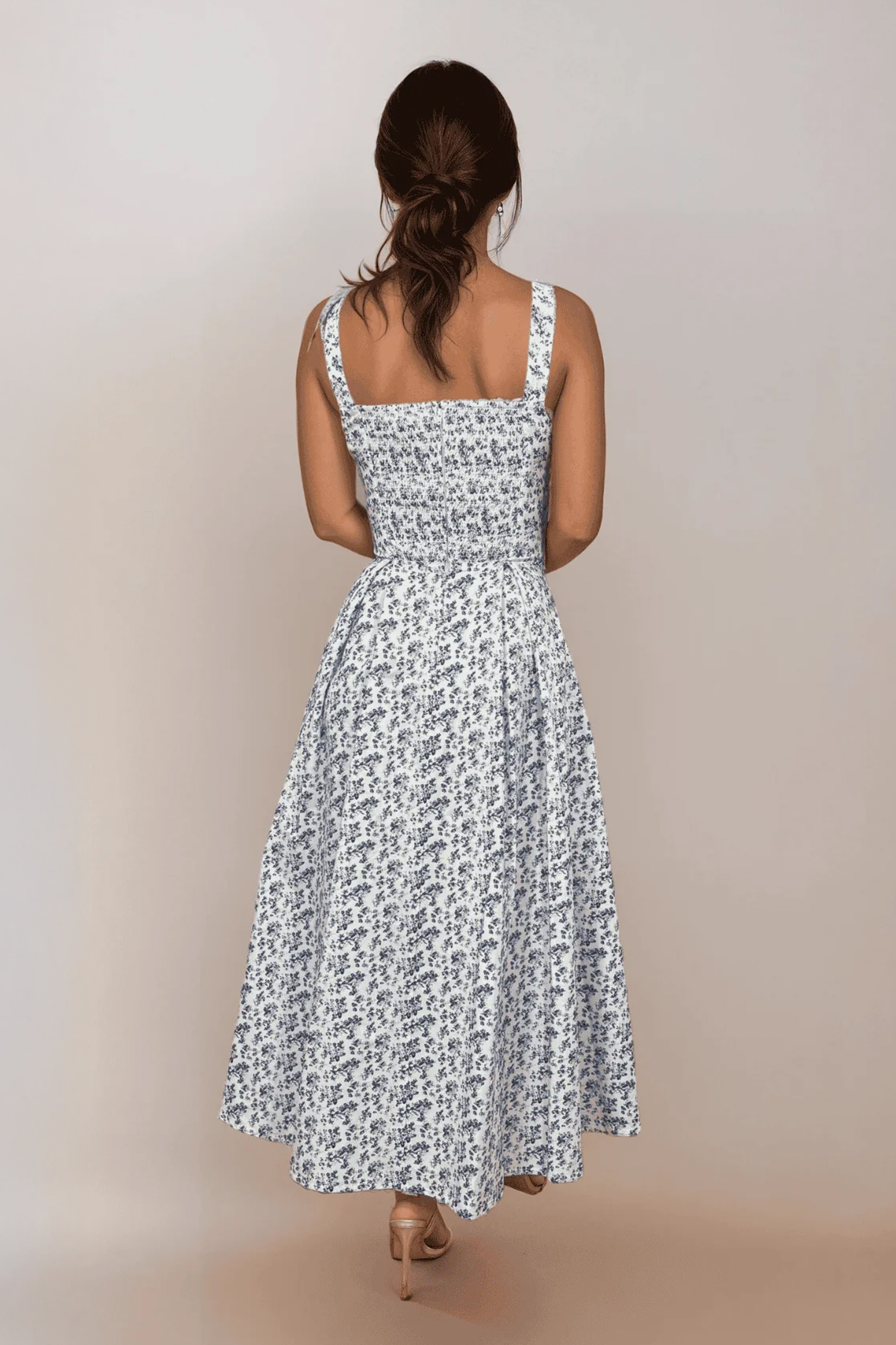 Timeless - Saira Floral jurk in wit en blauw 5
