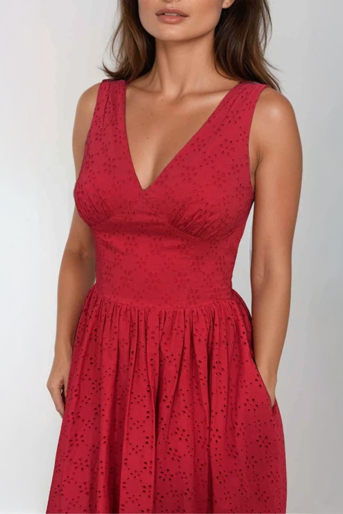 Timeless - Lysandra broderie anglaise midi jurk in lippenstift rood 4