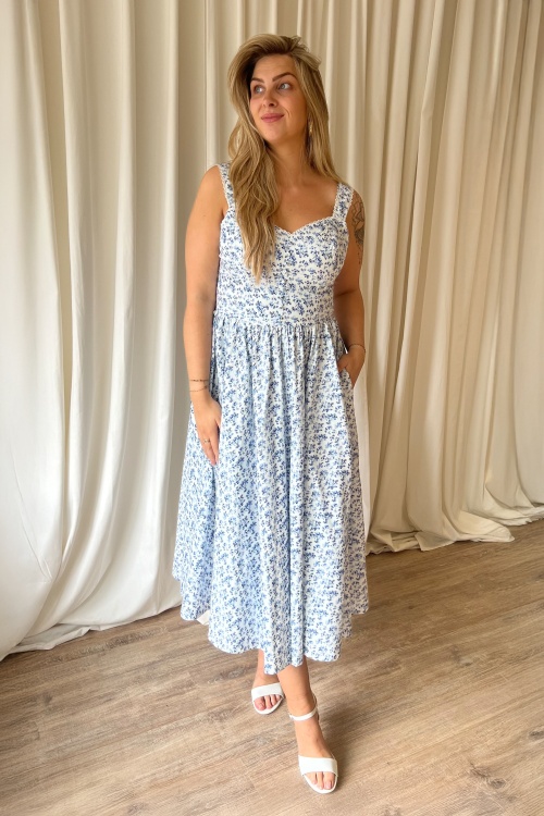 Timeless - Bryson Floral midi jurk in wit en blauw