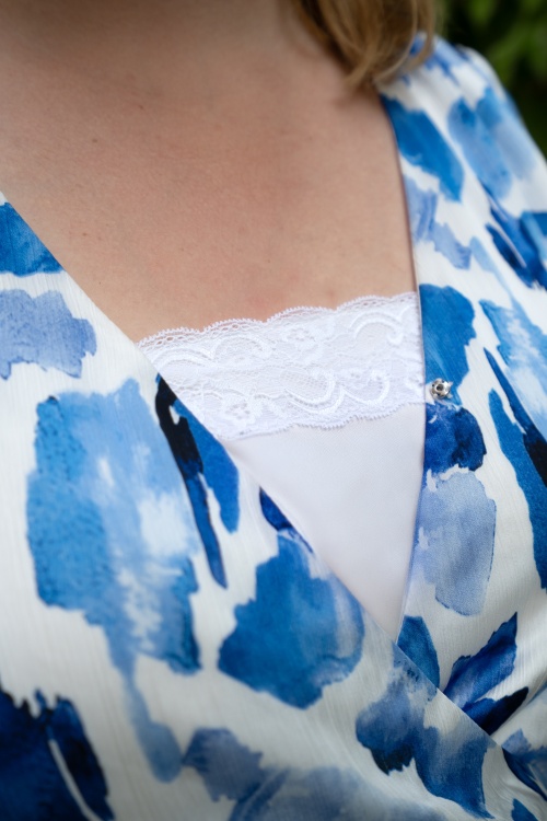 Topvintage Boutique Collection - Gwen Lace-Clip-on Camisole Top in Weiß. 2