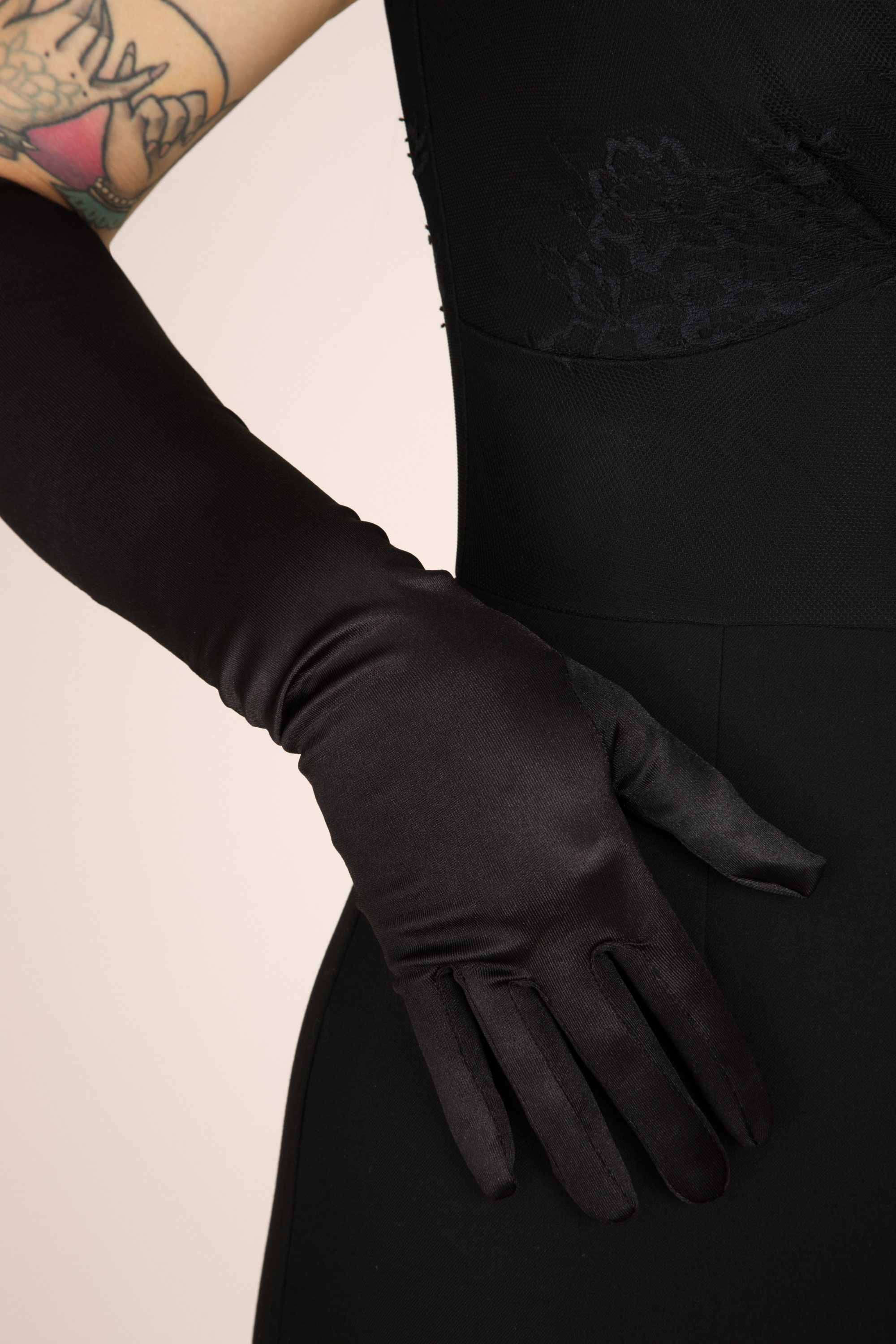 ZaZoo - The Satin Chic Handschuhe in Schwarz 2
