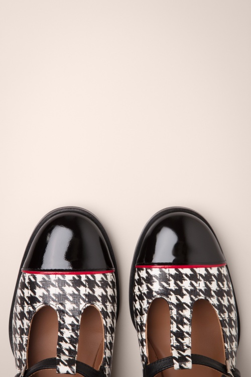 Nemonic - Colette Mary Jane pumps in zwart en wit 2