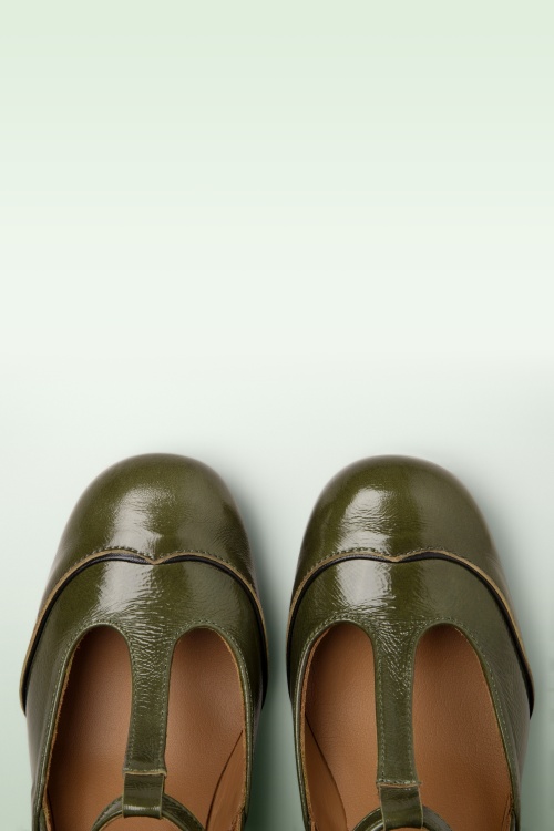 Nemonic - Adriana Bora T-Strap Pumps in Pino Grün 2