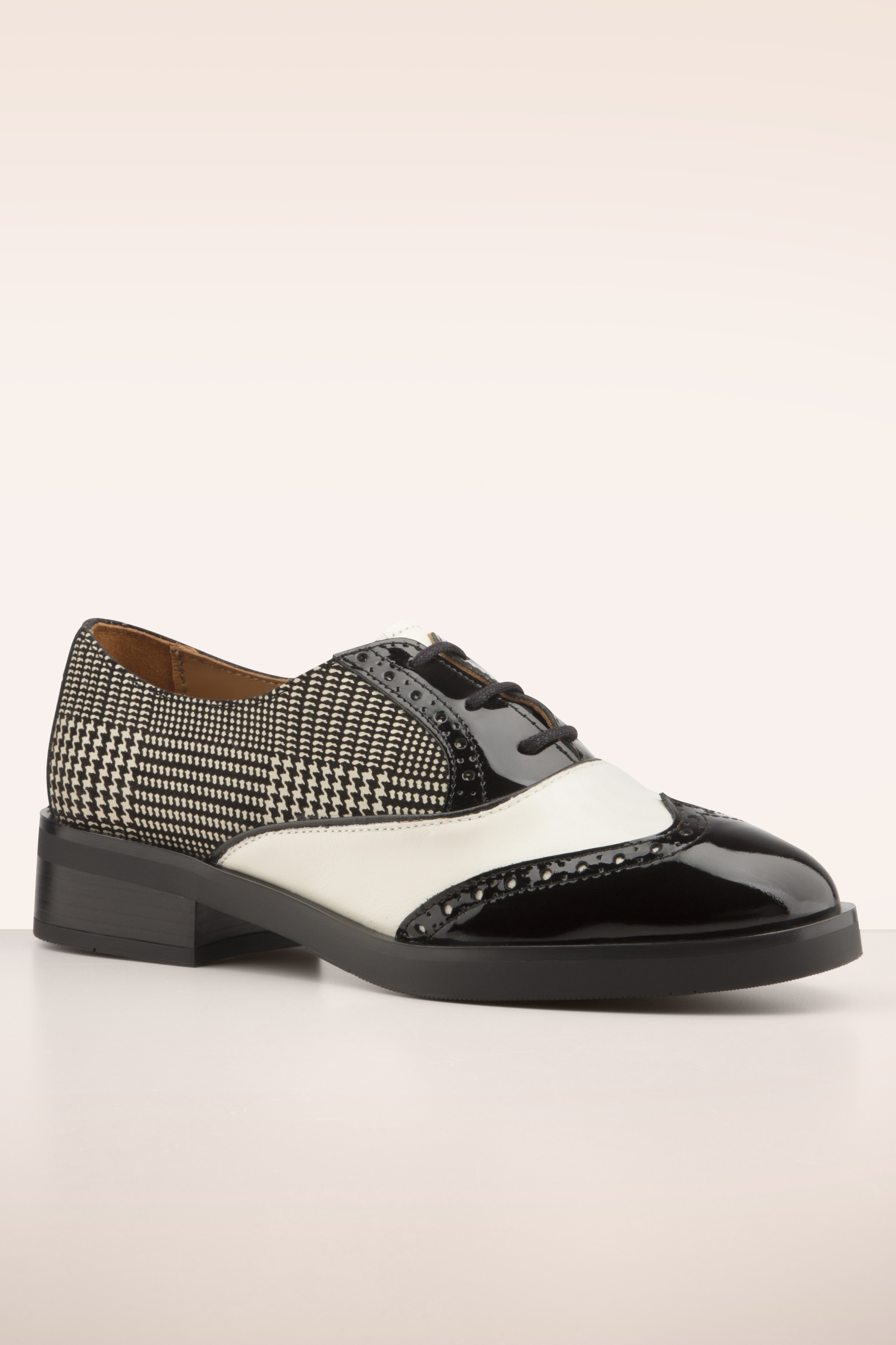 Nemonic - Harvard Shoes in Black and White 3