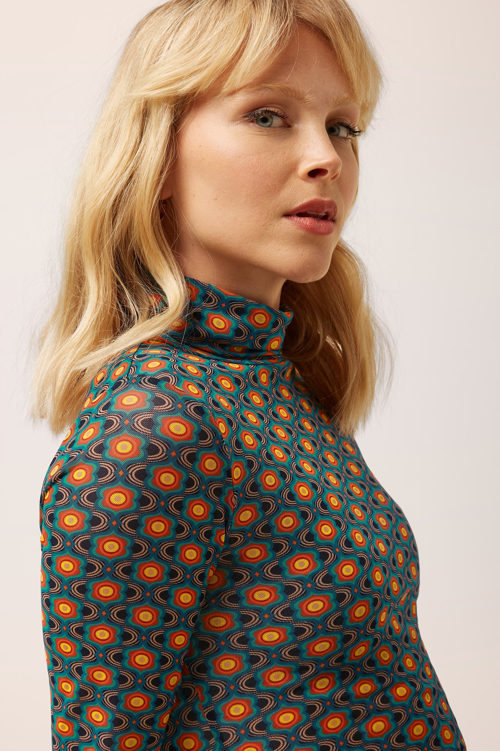 King Louie - Rollneck Duper mesh top in multi