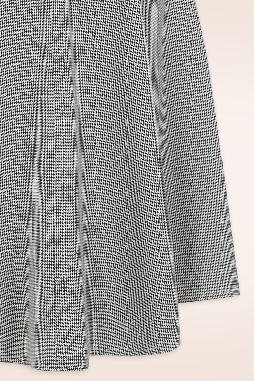 Banned Retro - Norah Houndstooth Swing Dress in Black and White 6