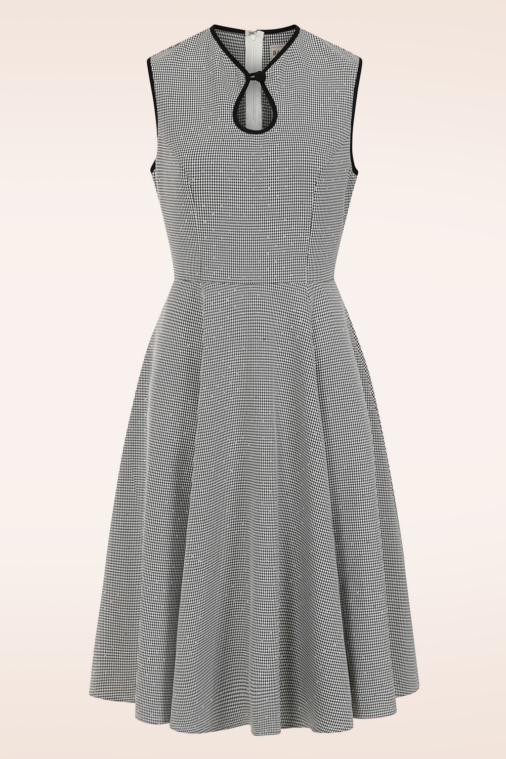 Banned Retro - Norah Houndstooth Swing Dress in Black and White 2