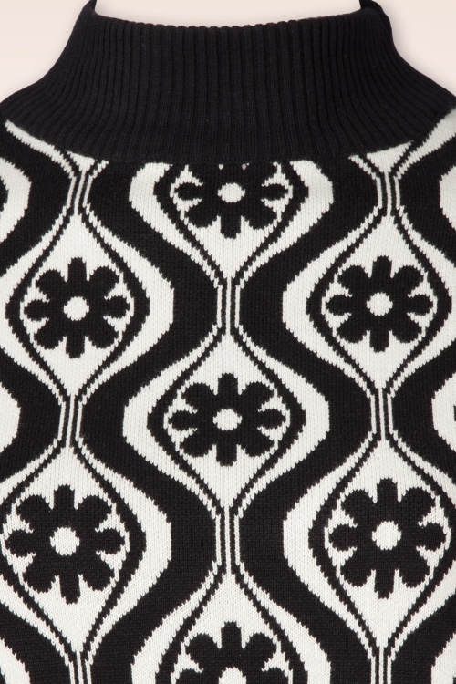 Circus - Flower Knitted Sweater in Black and White 2