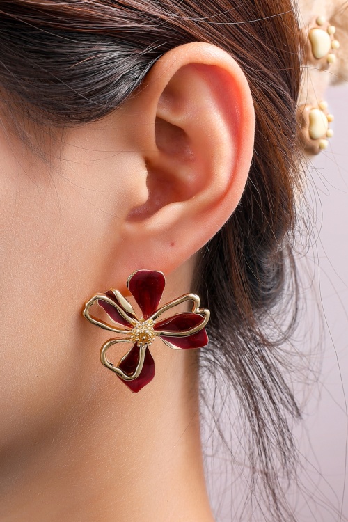 Day&Eve by Go Dutch Label - Flower Stud Ohrringe in Gold und Dunkelrot