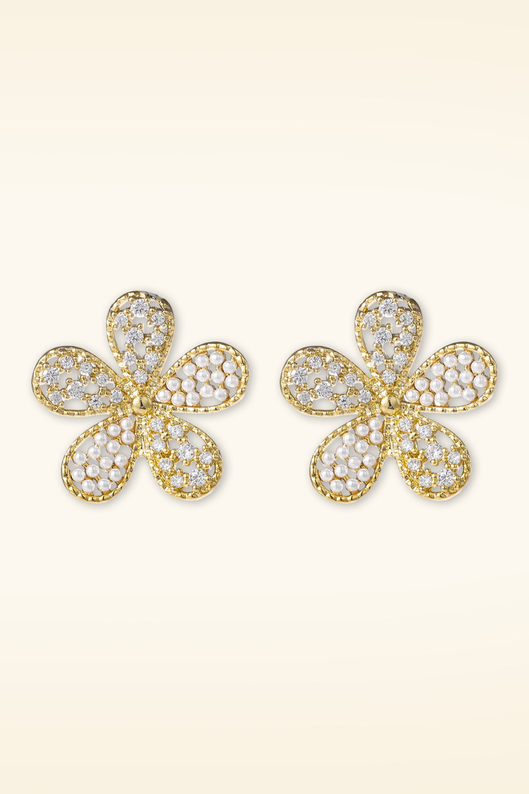 Day&Eve by Go Dutch Label - Sparkly Flower Stud oorbellen in goud 2