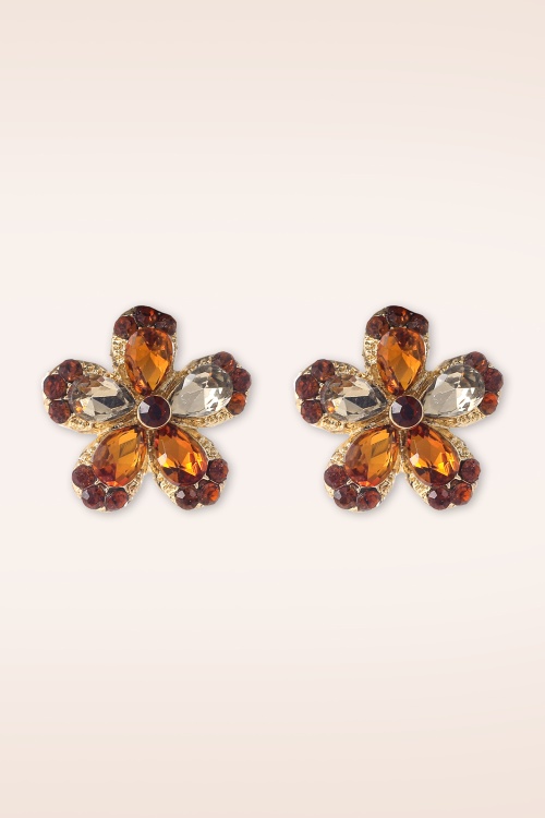 Day&Eve by Go Dutch Label - Stone Stud Flower Ohrringe in Gold und Braun. 2