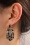 Day&Eve by Go Dutch Label - Blättriger Dangle Stud Ohrringe in Gold und Schwarz
