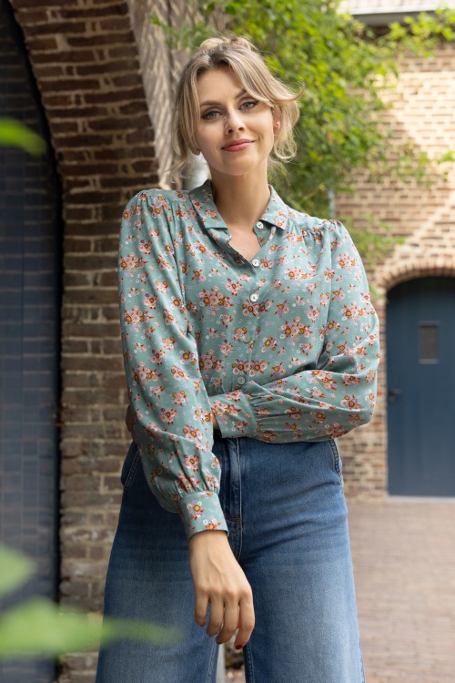 King Louie - Carina Revel Bluse in Silberblau.