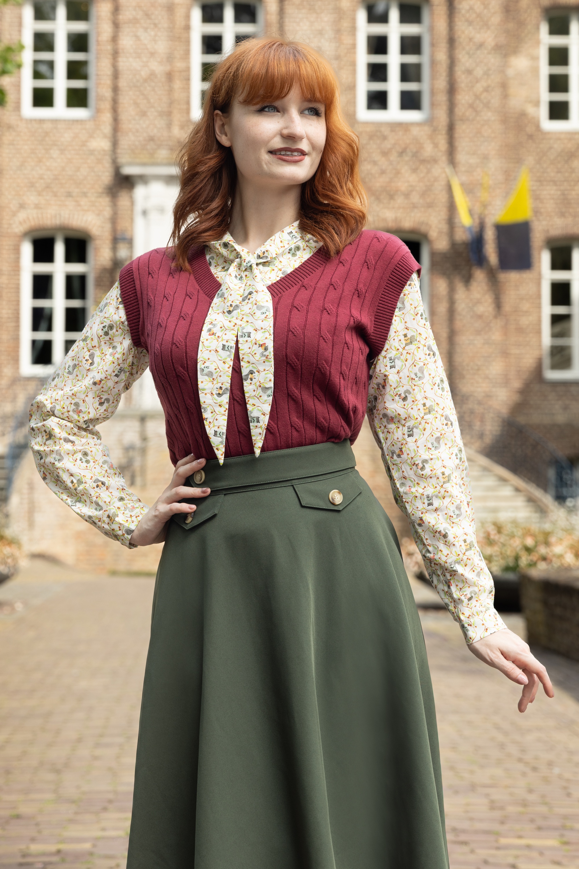 Banned Retro - Eichhörnchen Bluse in Weiß 3