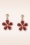 Day&Eve by Go Dutch Label - Blumen Dangle Stud Ohrringe in Bordeauxrot 2