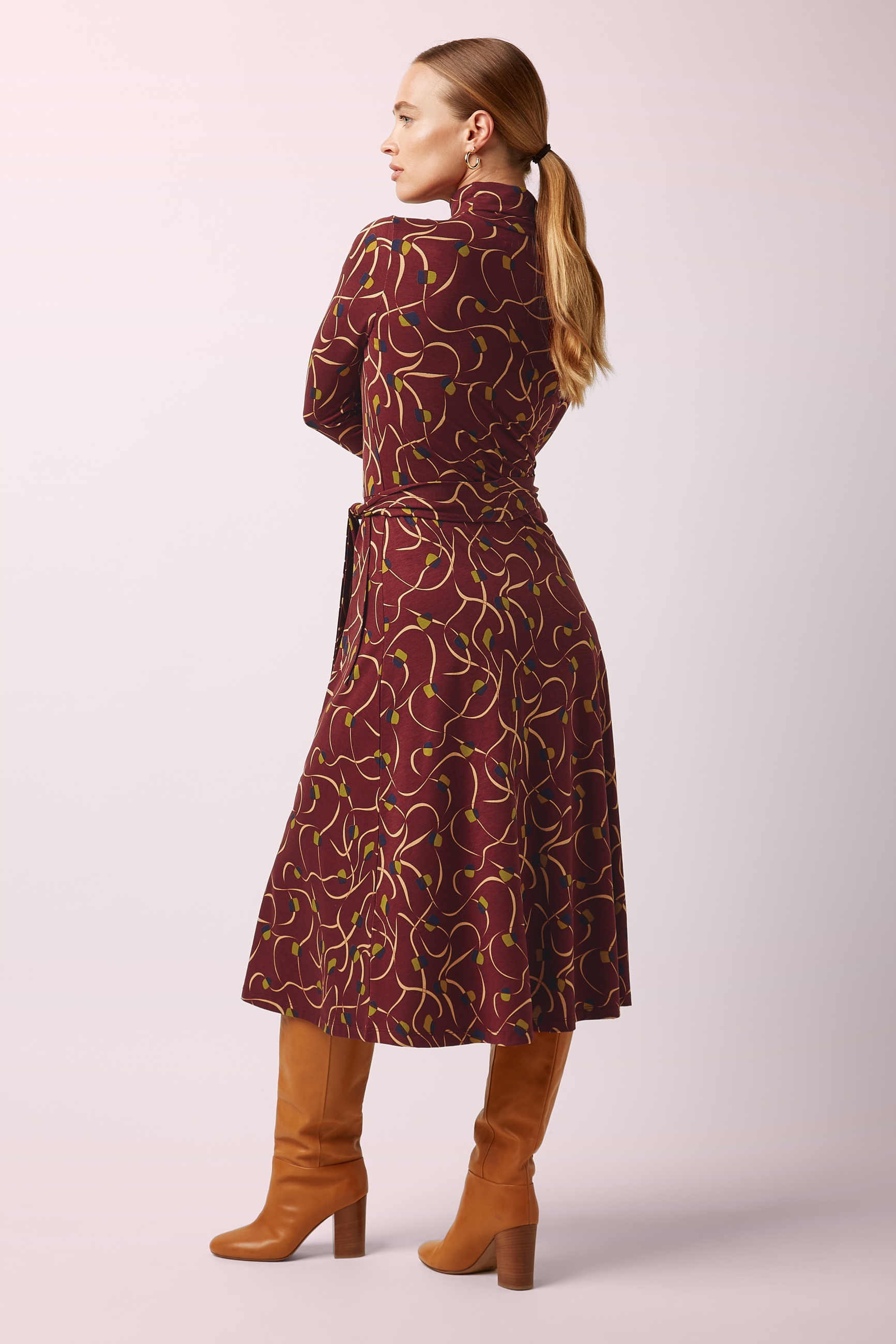 King Louie - Rollneck Boogie jurk in cabernet rood 2