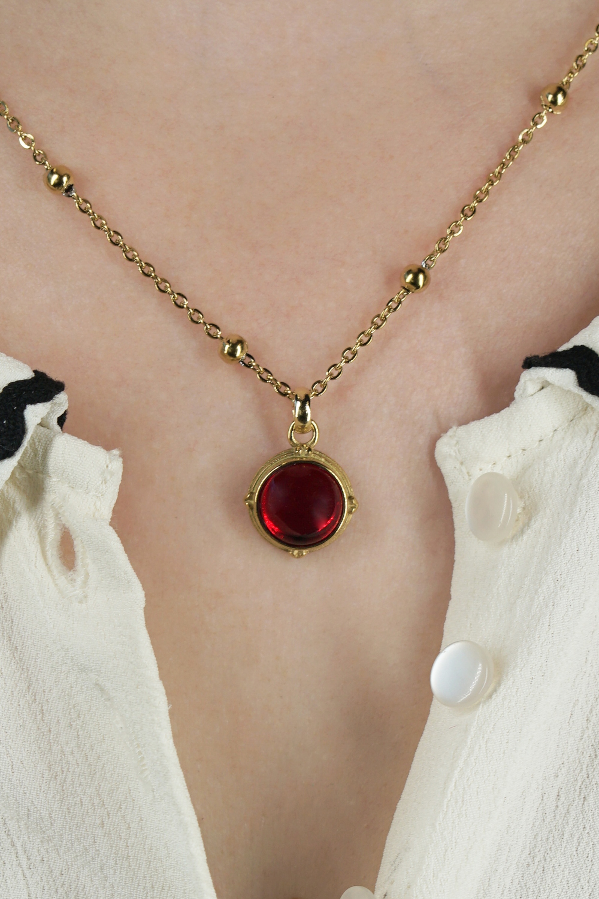 Urban Hippies - Saga ketting in robijnrood