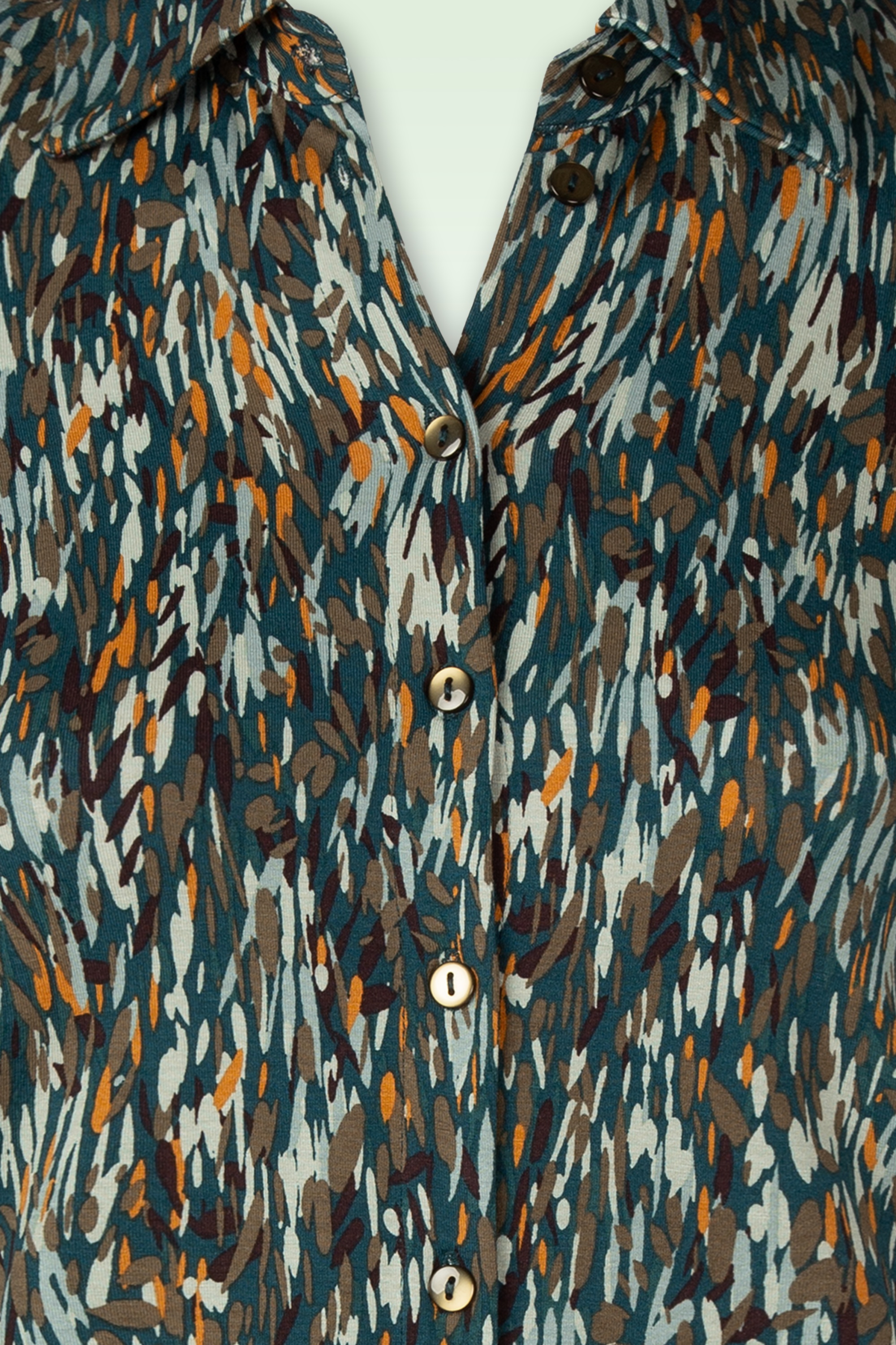 Surkana - Mary blouse met grafische print in petrol blauw 2