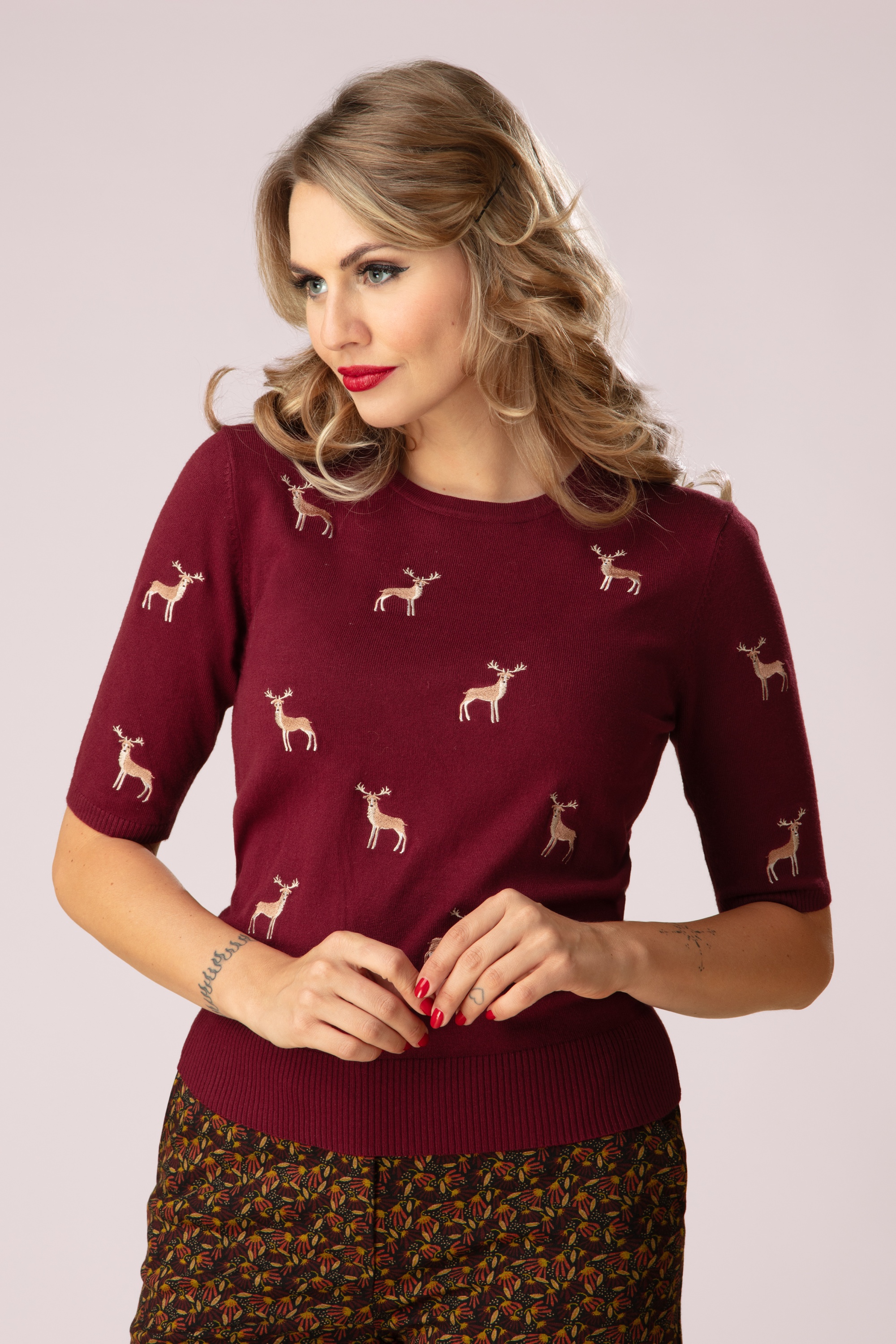 Banned Retro - Oh Deer gebreid truitje in bordeauxrood