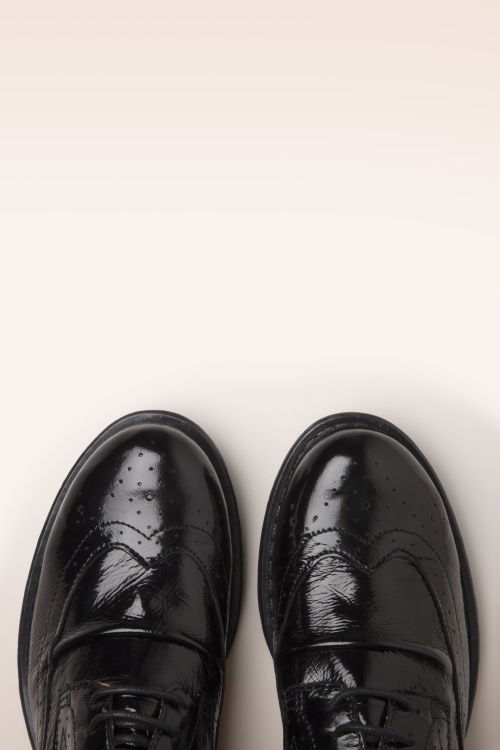 Miz Mooz - Lydian Oxford lak schoenen in zwart 2