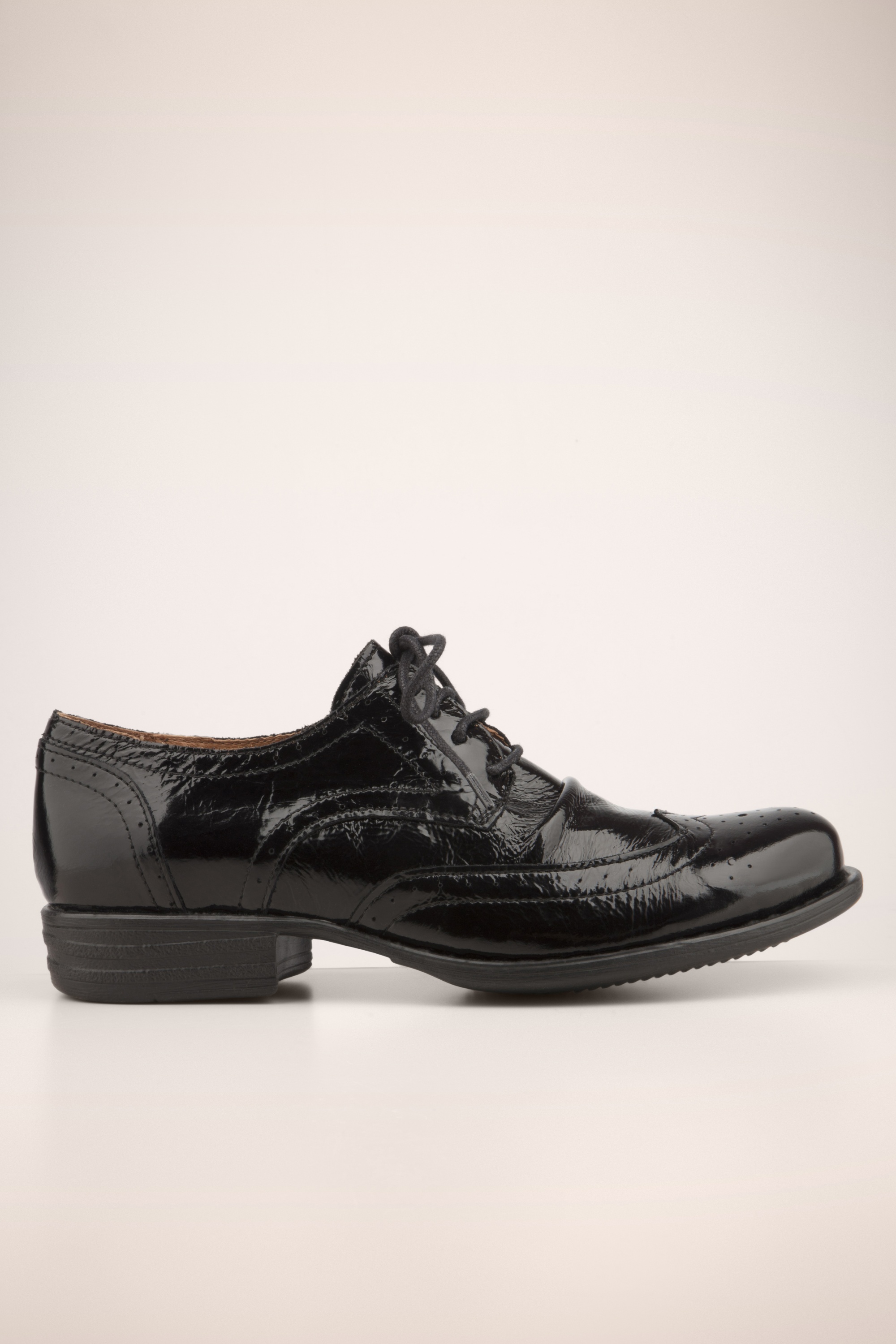 Miz Mooz - Lydian Oxford lak schoenen in zwart