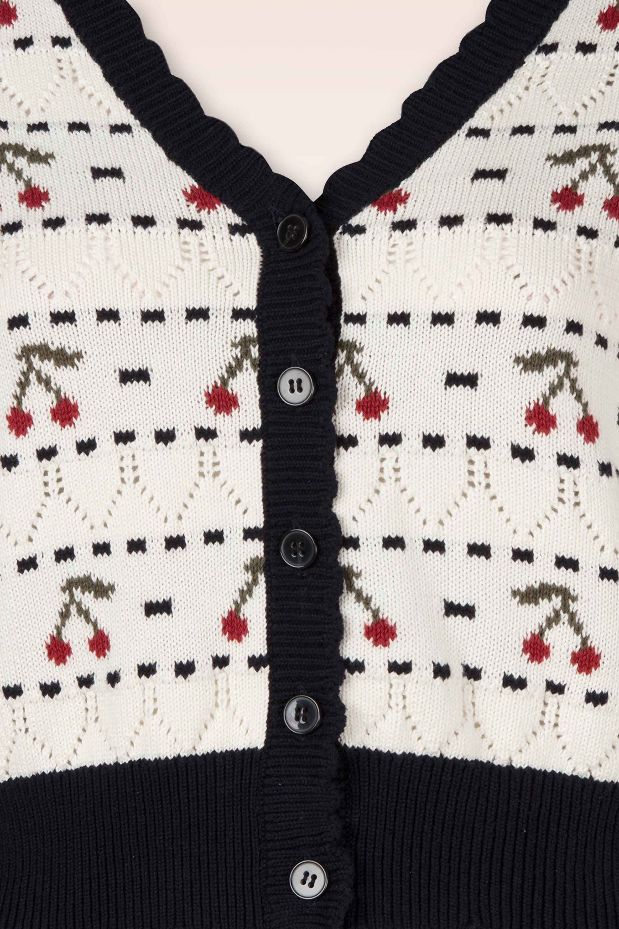 Topvintage Boutique Collection - Topvintage exclusive ~ Pretty Cherry cardigan in gebroken wit en navy 3