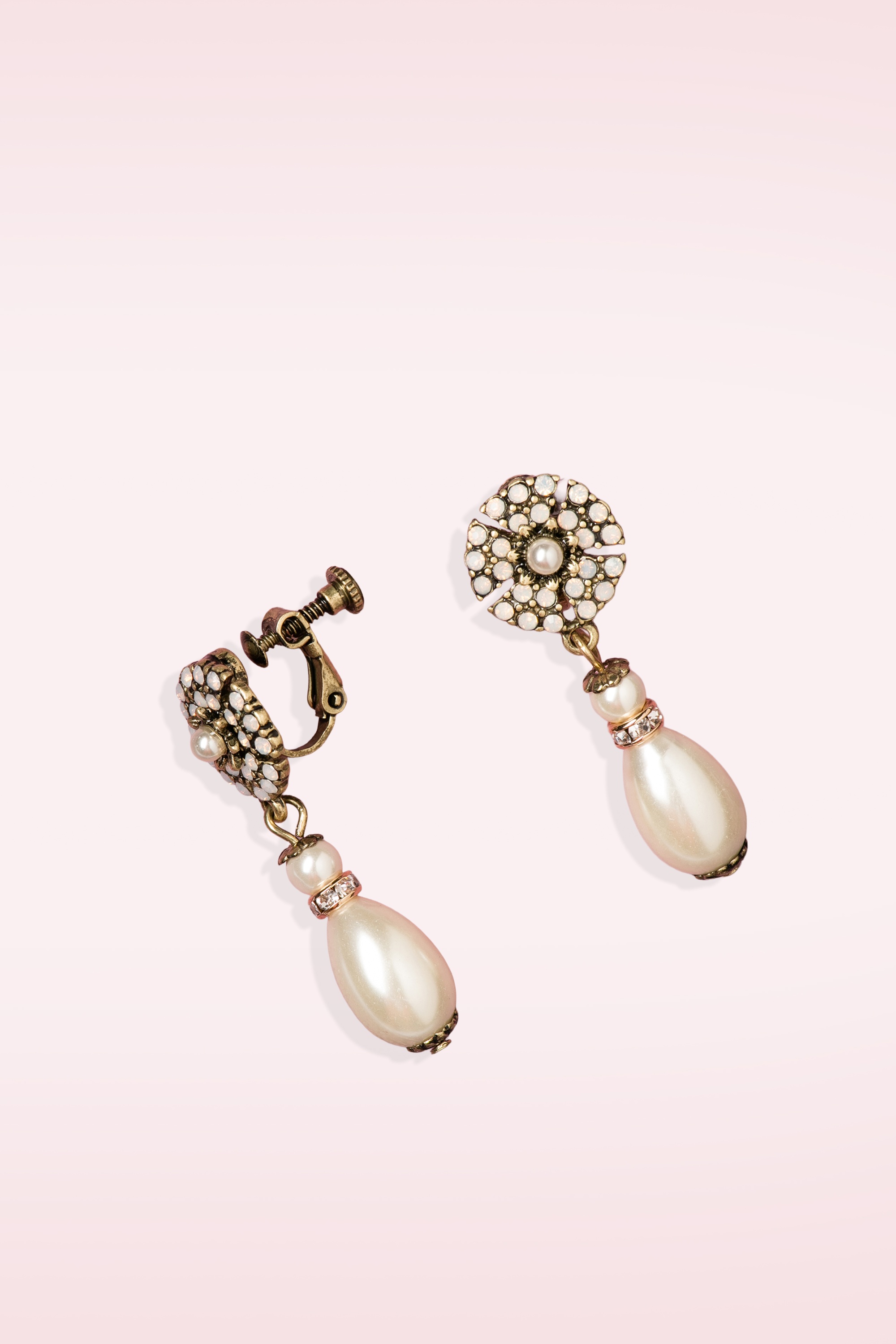 Lovely - Vayen Pearl Drop Clip-oorbellen in goud